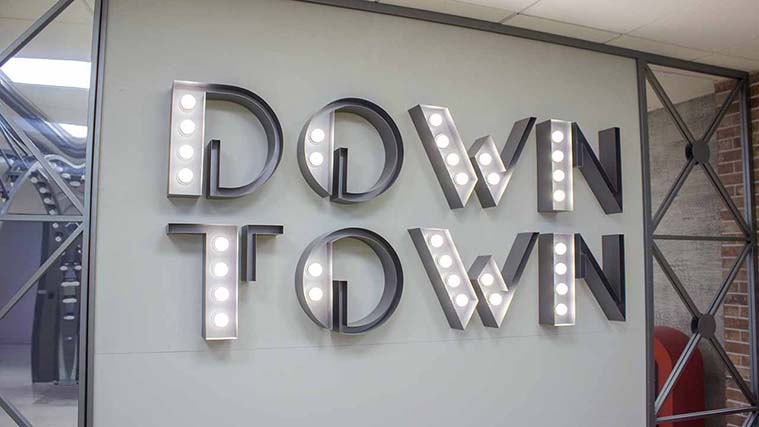Aluminum illuminated marquee