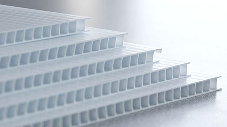 Coroplast material for signmaking