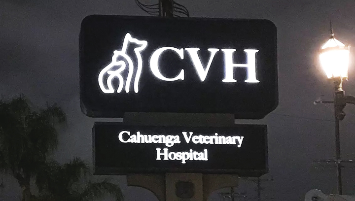 Cahuenga Veterinary Hospital led pylon sign with internal light made of aluminum and acrylic
