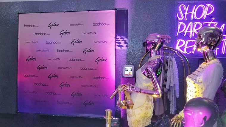Step and Repeat stand