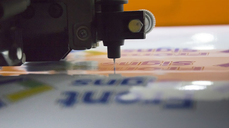 Vinyl lettering logo cutting