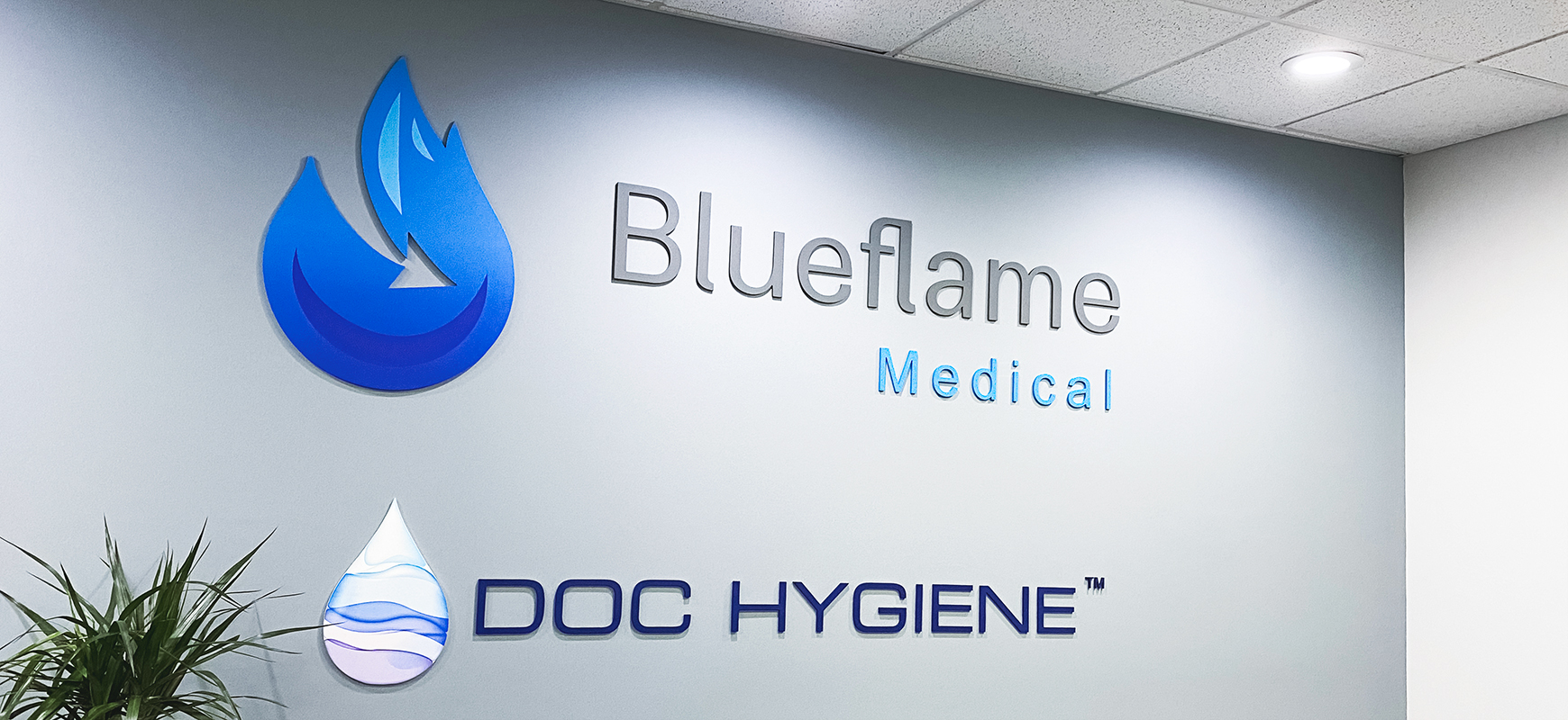 Blueflame Medical interior business sign with 3D letters made of aluminum for office branding