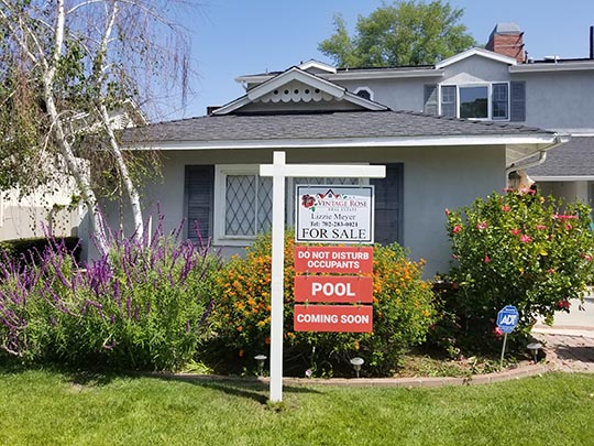 custom real estate sign