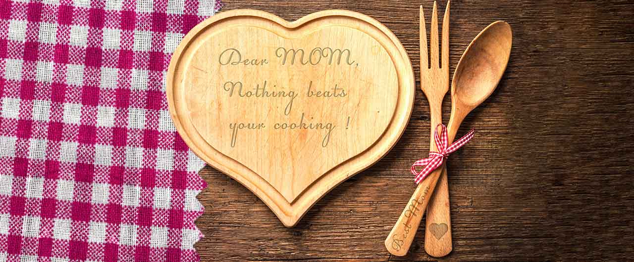 heart shaped wooden board for mothers 2