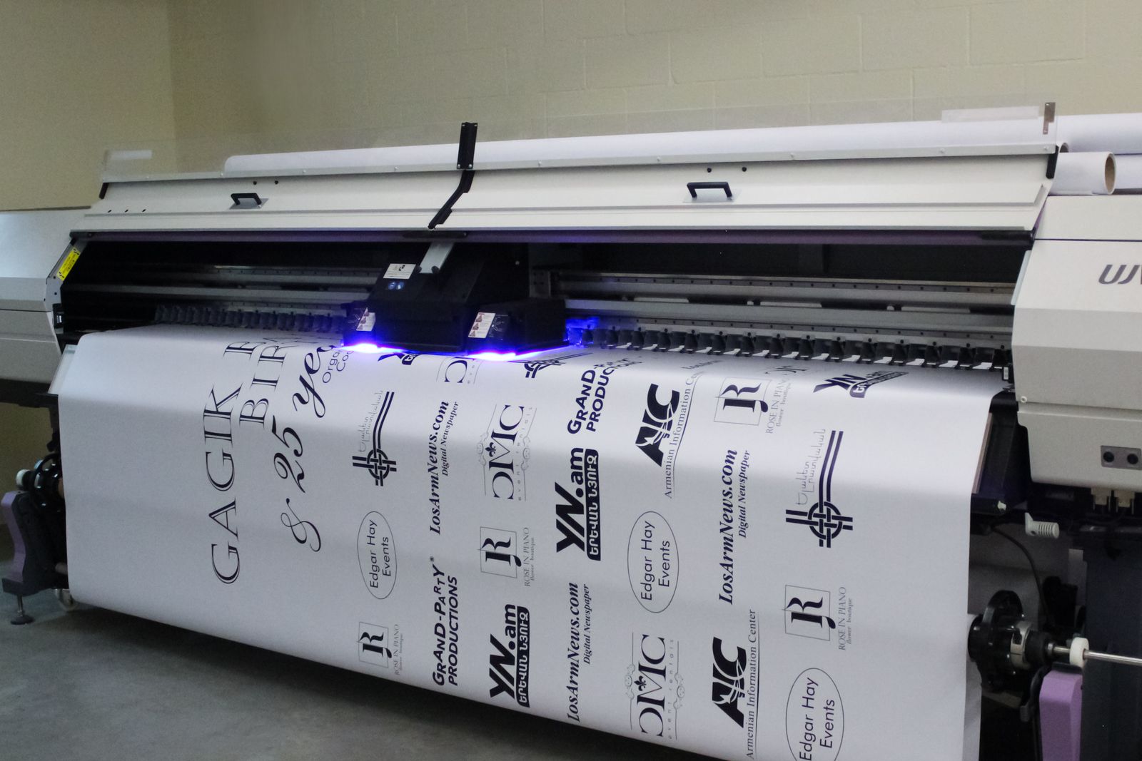 Customized Vinyl Banner Printing