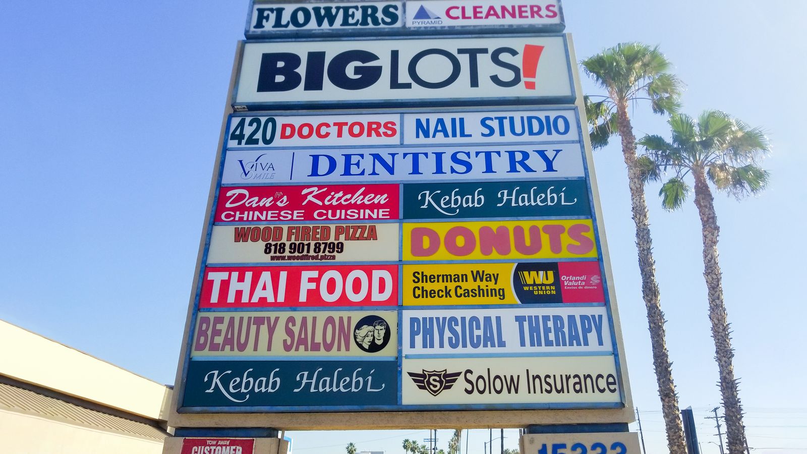 Lightbox in a pylon sign