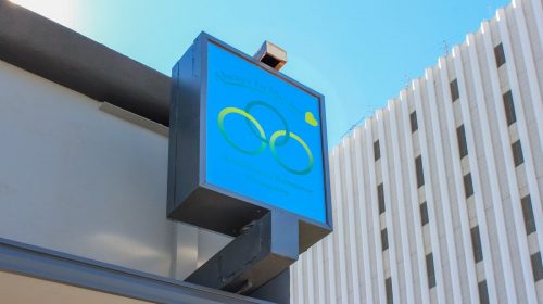 Lighted box sign