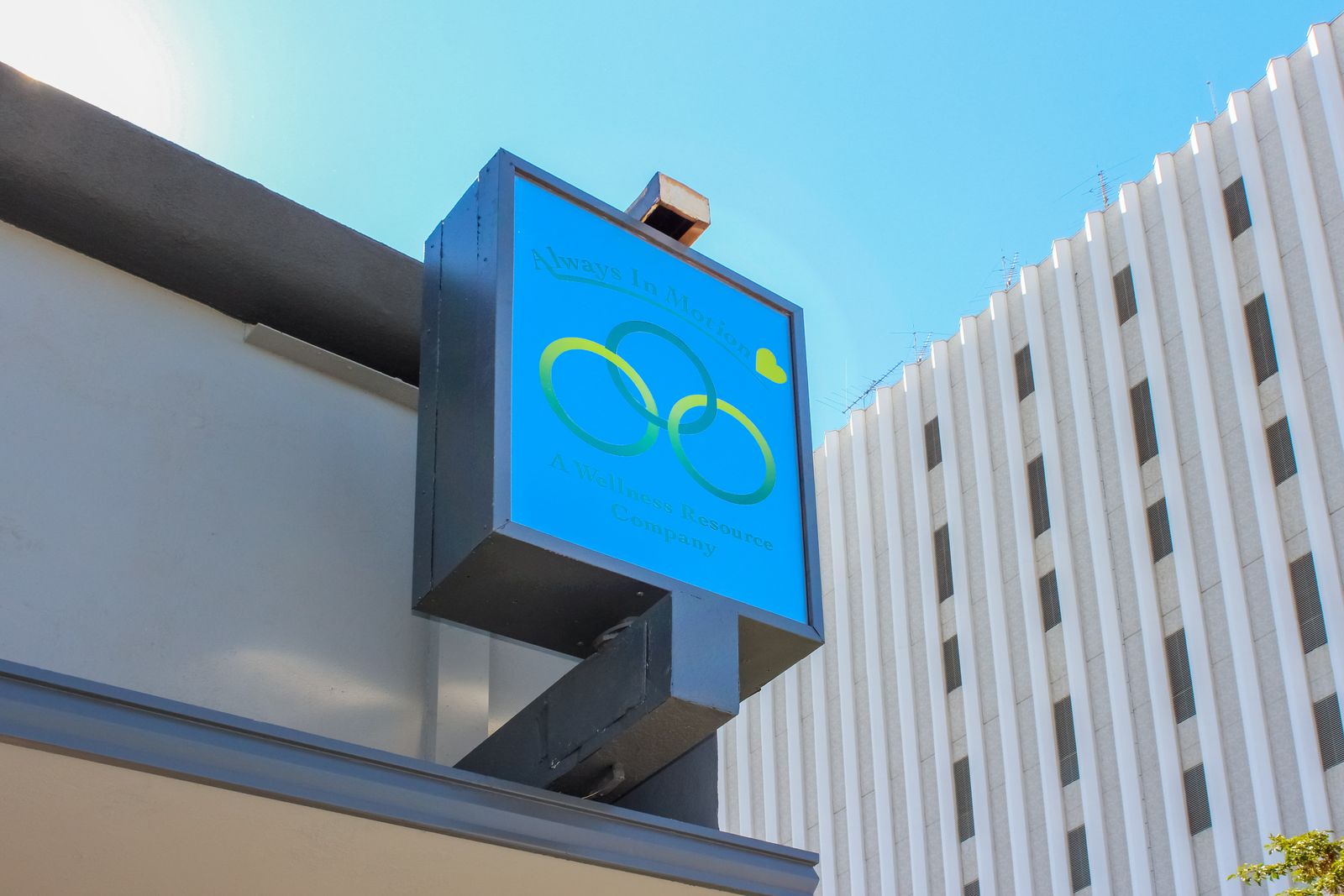 Lighted box sign