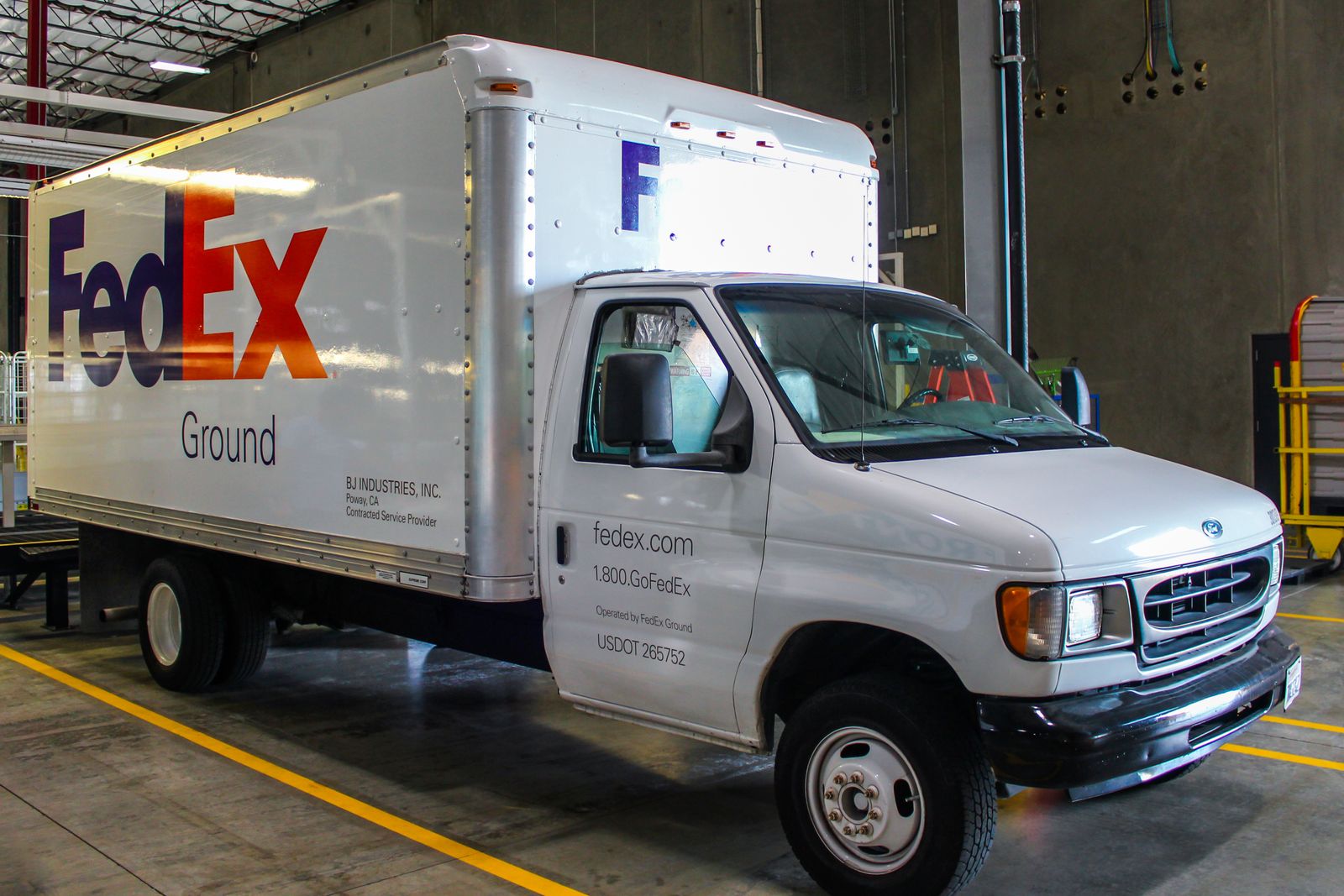 fedex vehicle wrap