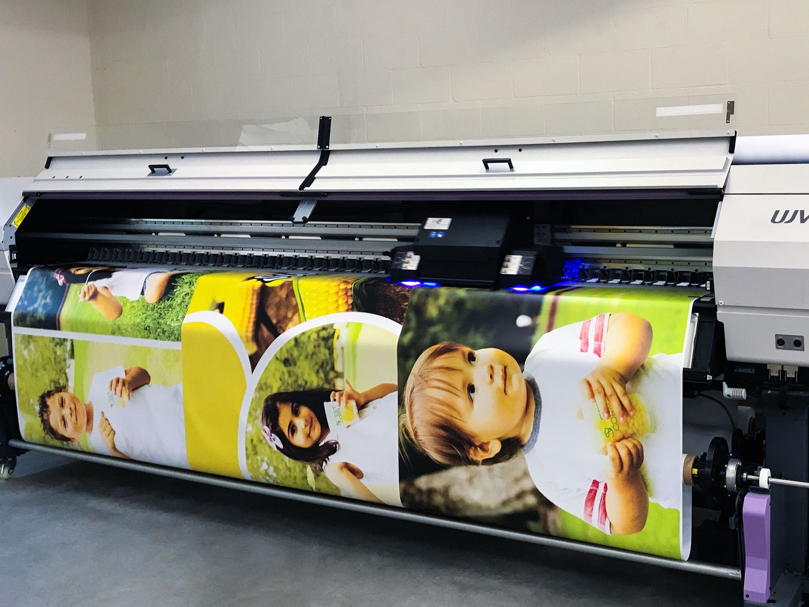 Custom Large Format Banner Printing Process Front Signs