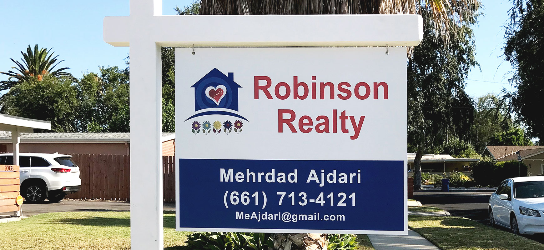 robinson-realty-hanging-sign
