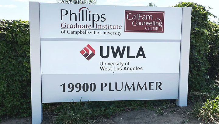 uwla-plywood-yard-sign