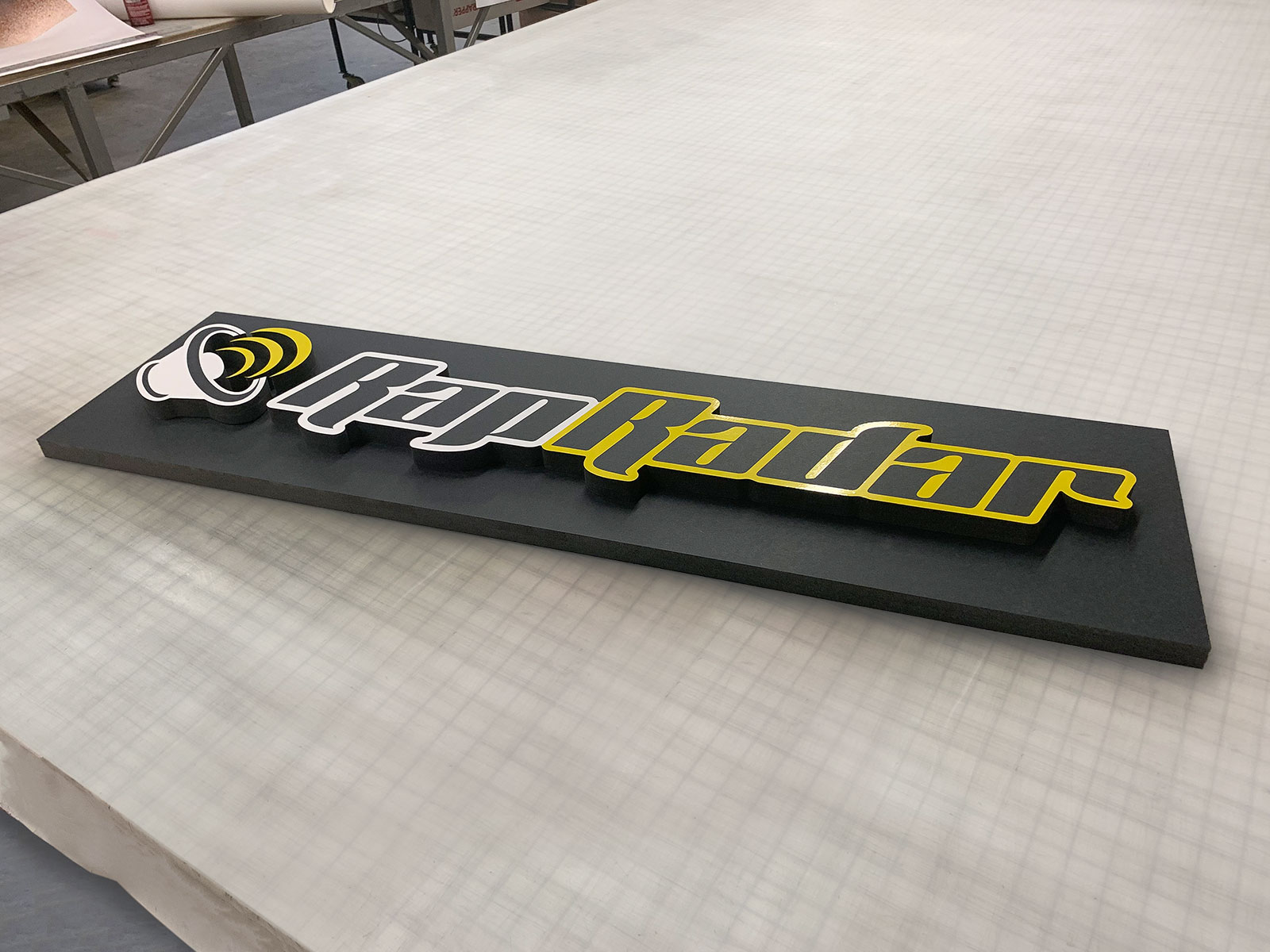 gatorboard bold logo sign