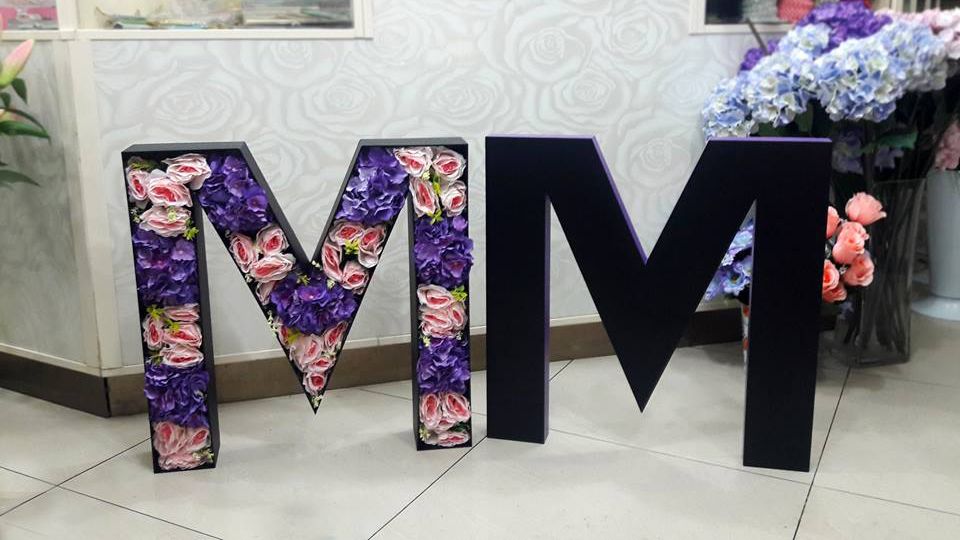 gatorboard flower stand