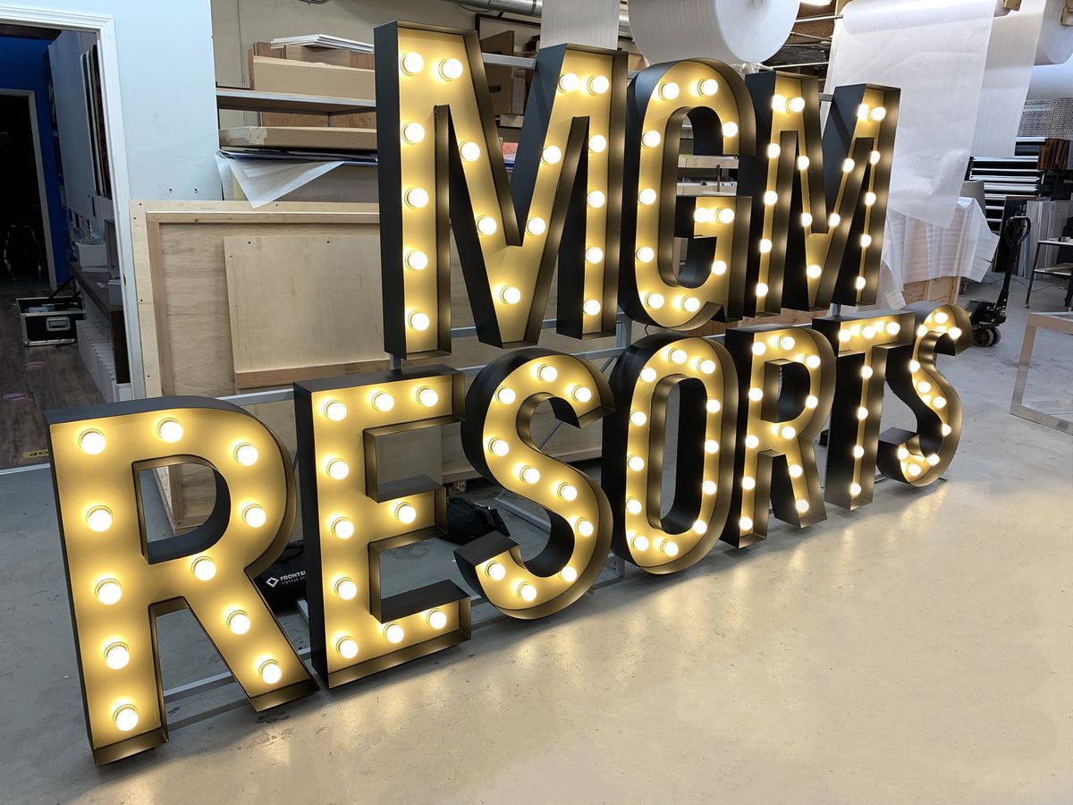 illuminated cinema letters
