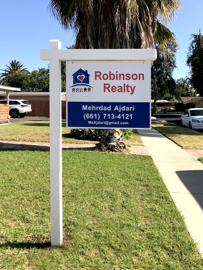 robinson realty hanging sign