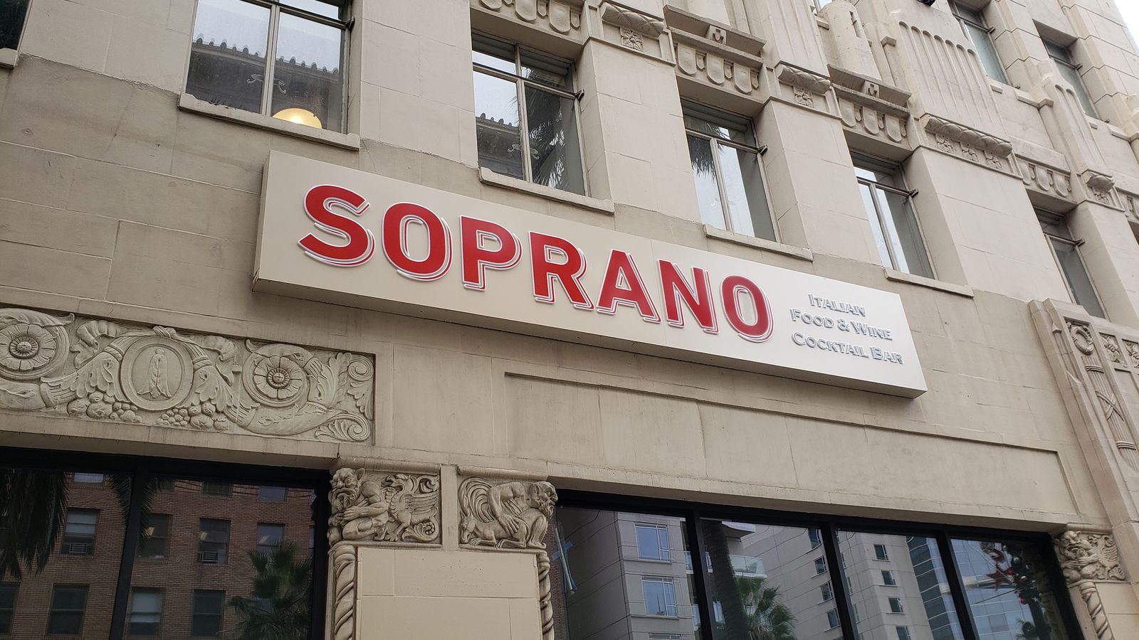 Soprano restaurant illuminated sign