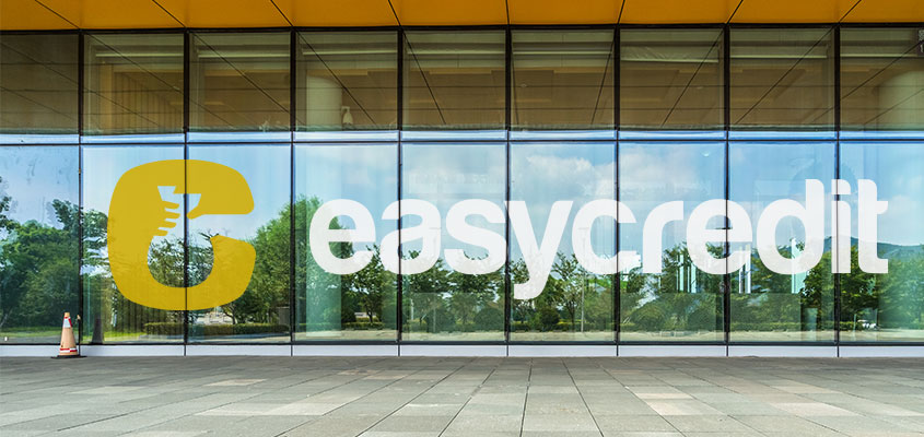 Branded bank window design idea from Easycredit