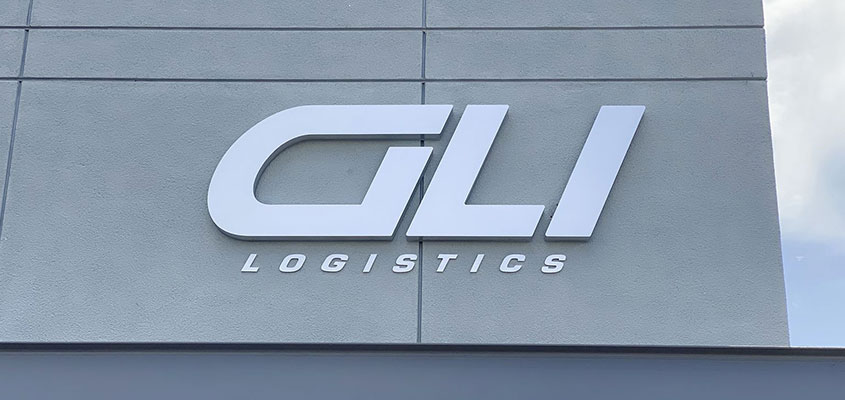 Ý tưởng thiết kế ngoại thất văn phòng hiển thị tên công ty từ GLI Logistics