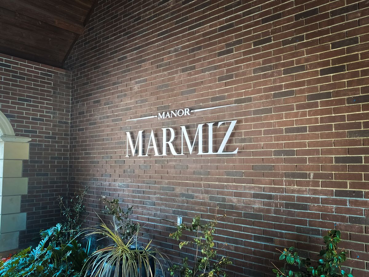 Manor Marmiz aluminum letters