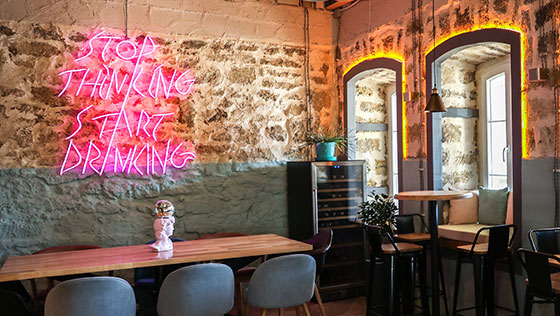 cool illuminated restaurant bar wall design concept