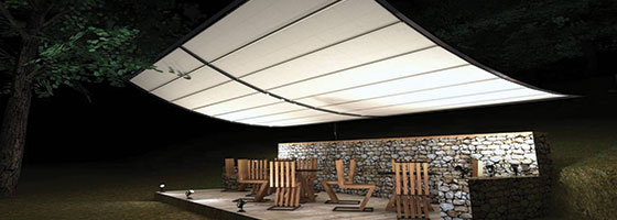restaurant exterior seating area design idea with a tent