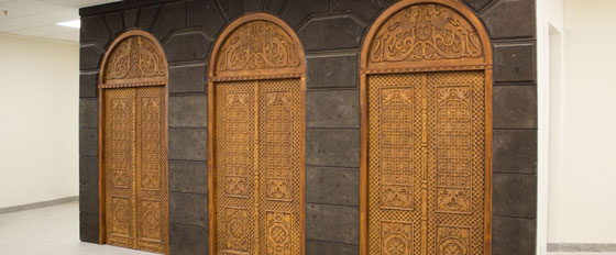 wooden engraved door idea