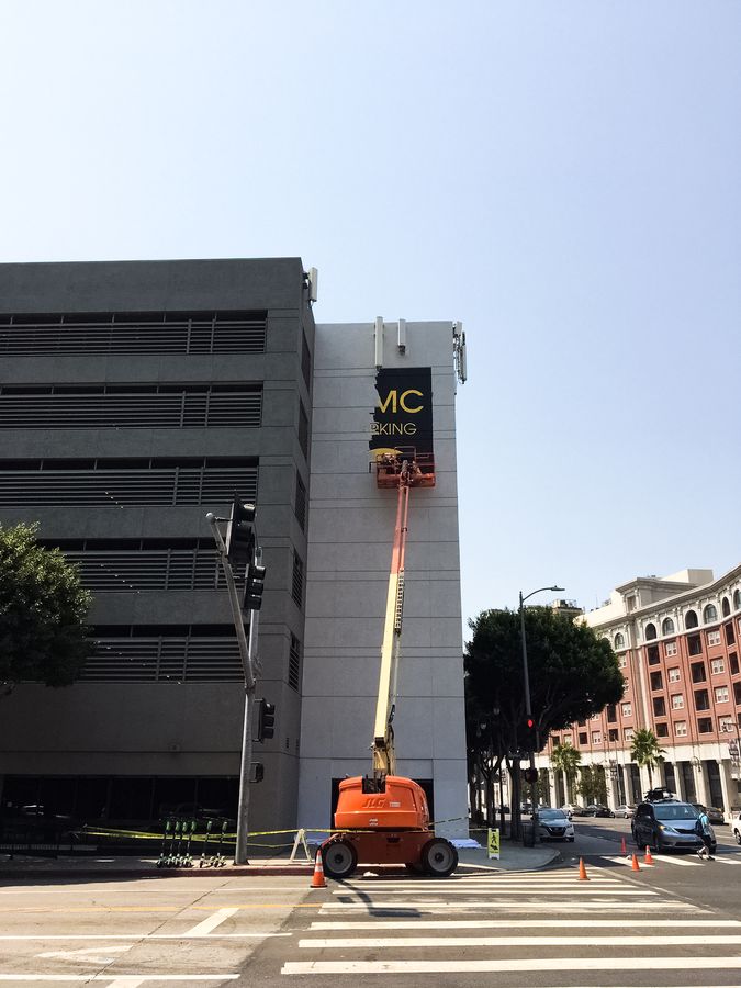 Building sign painting