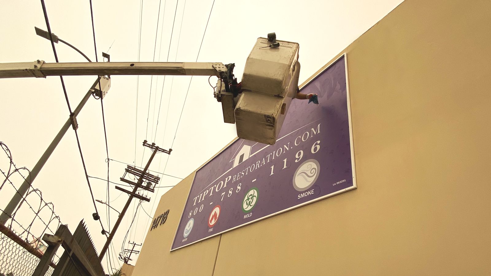 aluminum sign installation