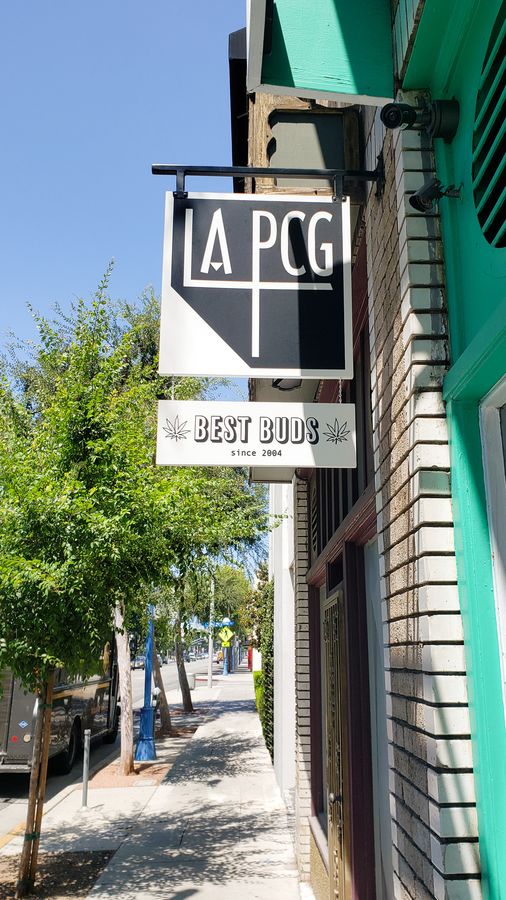 la pcg wall blade sign