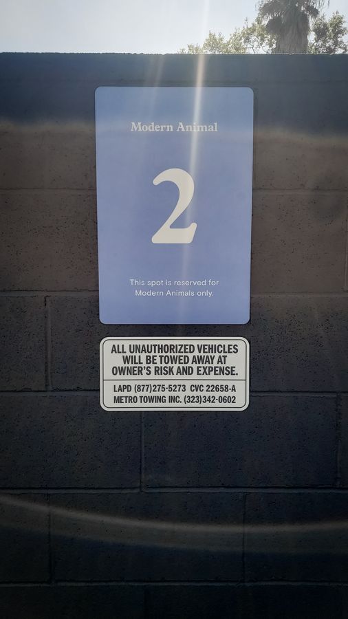 parking lot aluminum sign