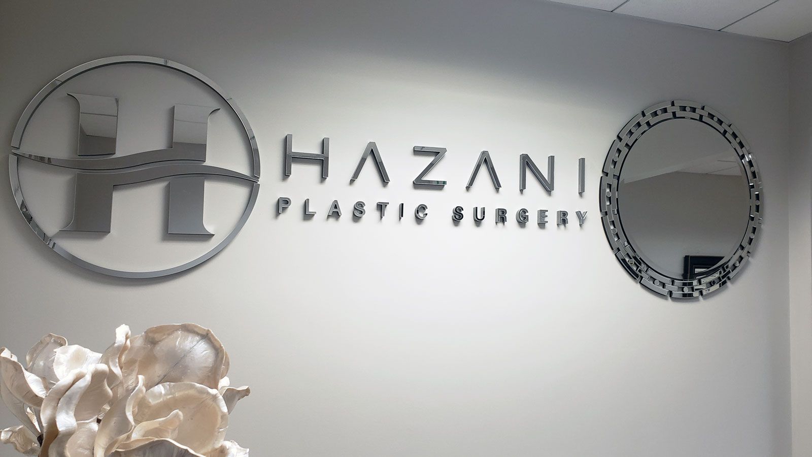 Hazani Plastic Surgery 3d acrylic letters and logo sign with a mirroring effect