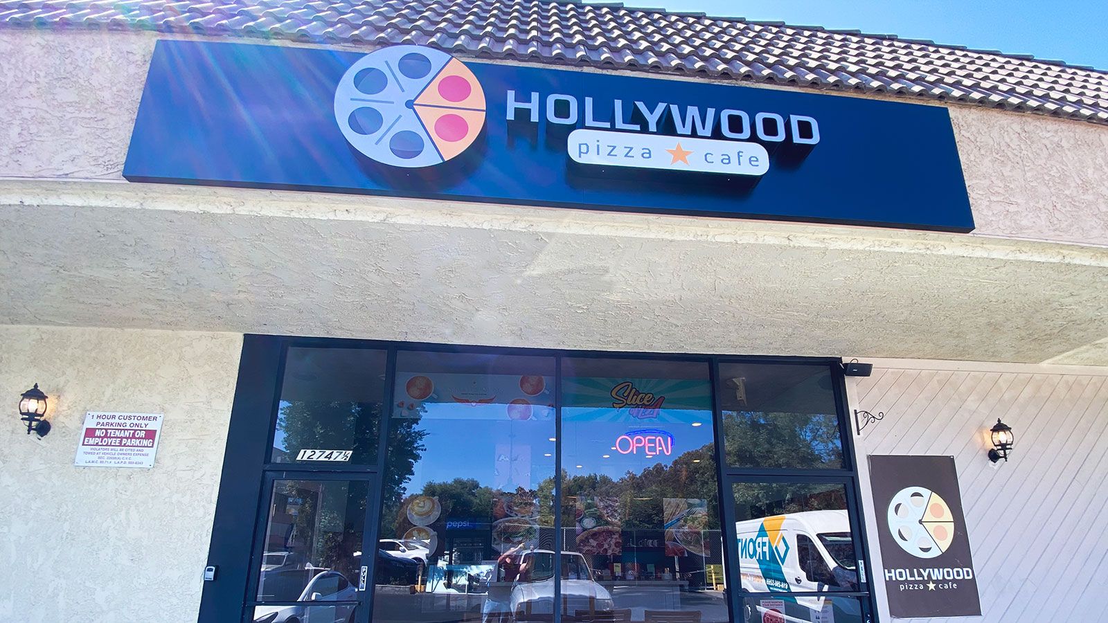 Hollywood Pizza Cafe custom light box displaying the company logo made of aluminum and acrylic