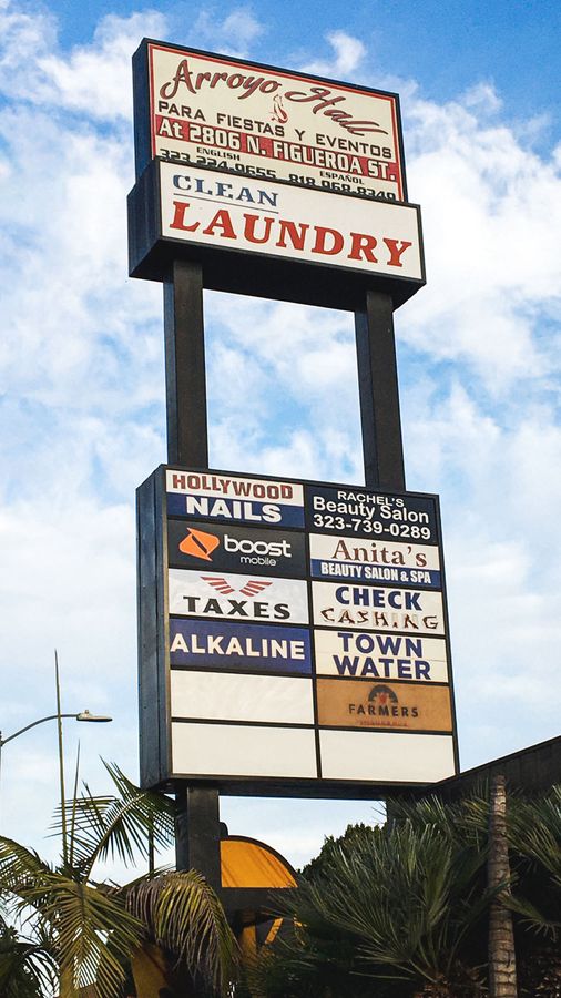 Figueroa Tax & Multiservices pylon light box sign made of aluminum and acrylic for promotion
