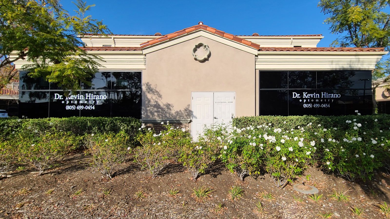 Storefront branding vinyl lettering