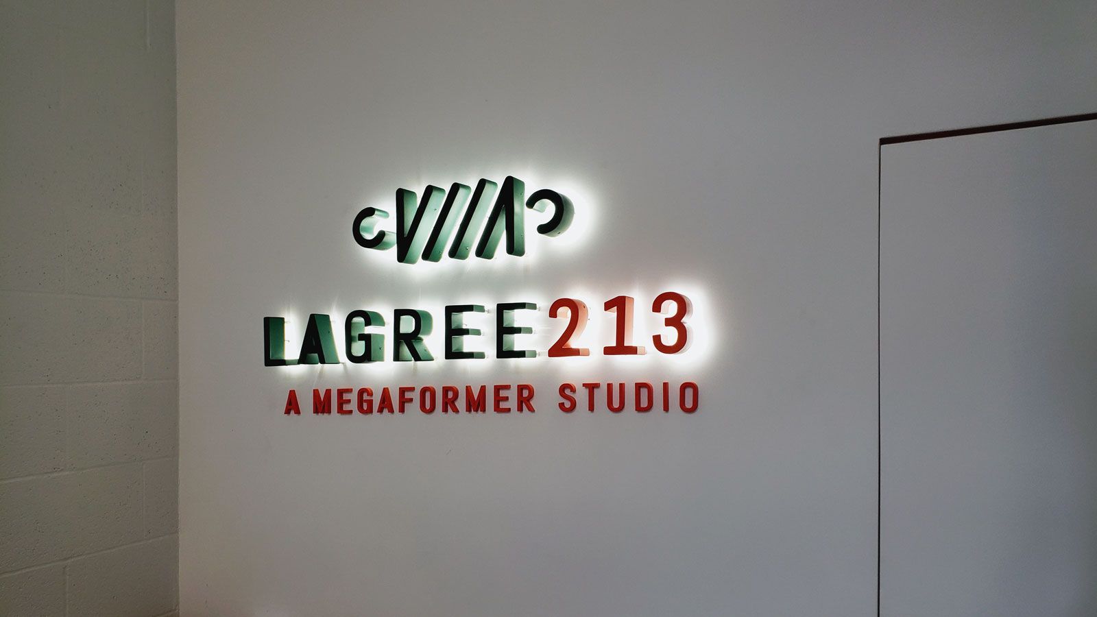 lagree213 backlit letters