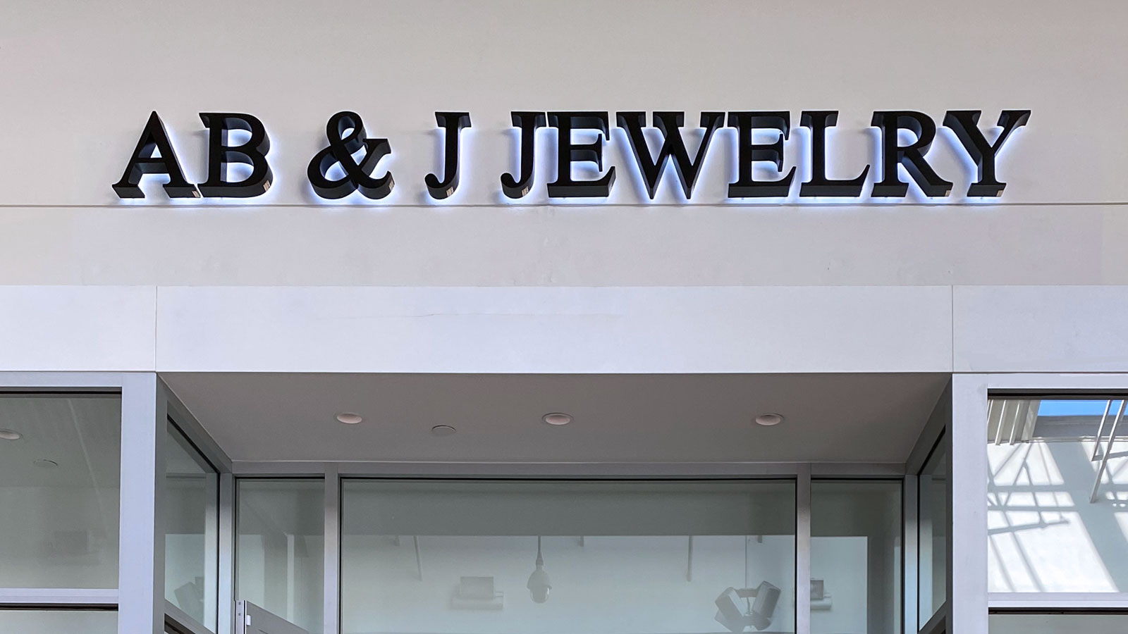 Store reverse channel letters