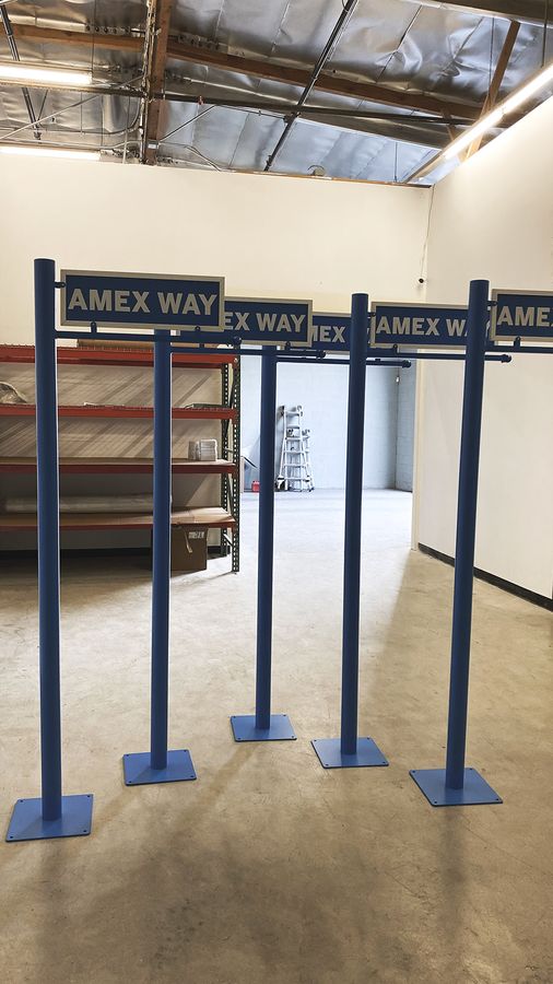 Double-sided dibond stands