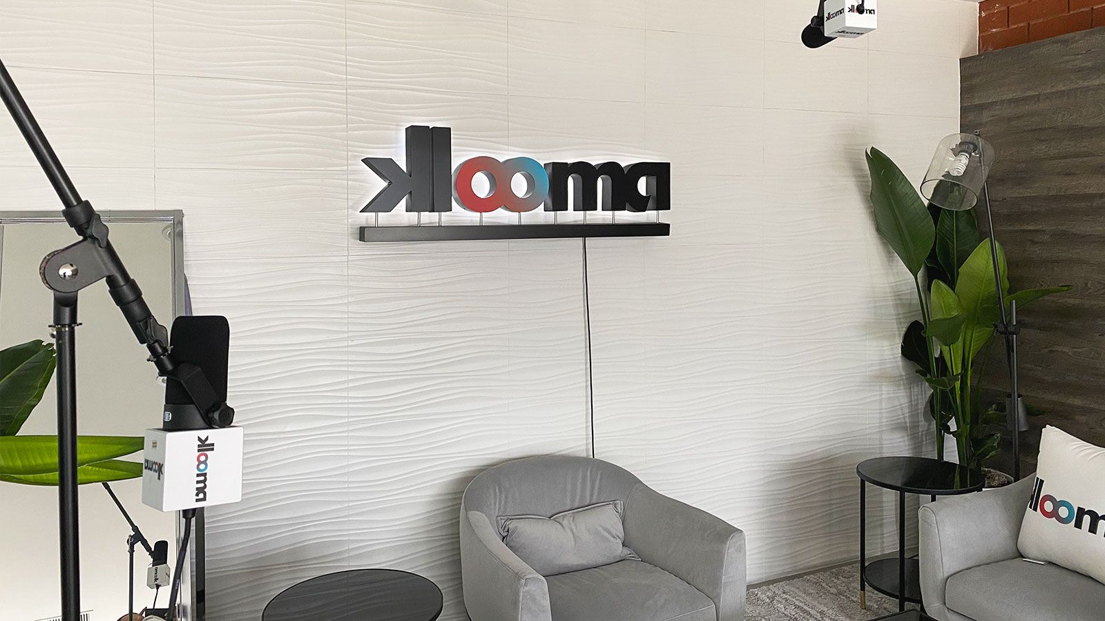 Klooma backlit letters