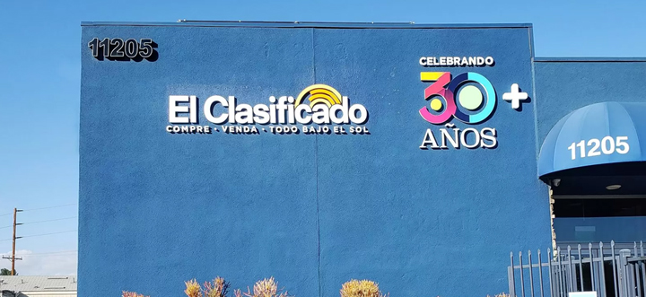 El Clasificado high rise signs in different colors made of PVC