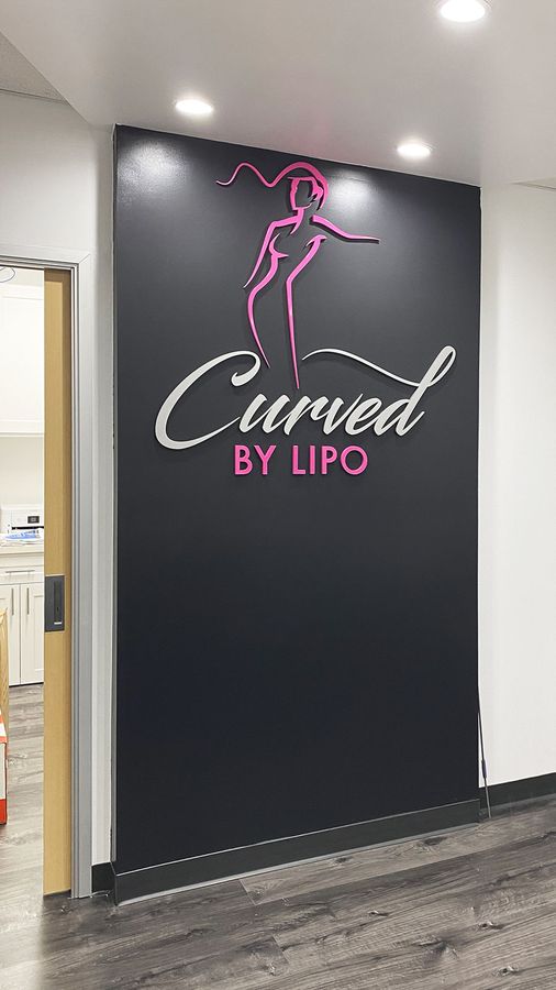 Curved by Lipo 3D sign