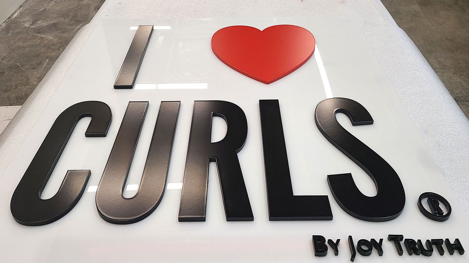 I luv curls acrylic sign