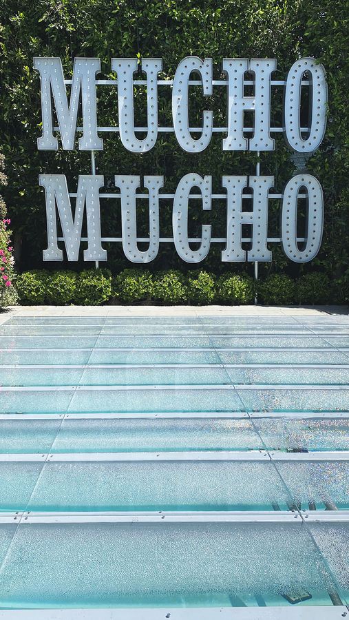 Mucho mucho marquee letters