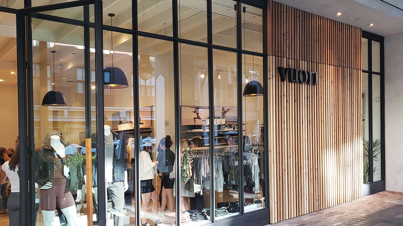Vuori store sign