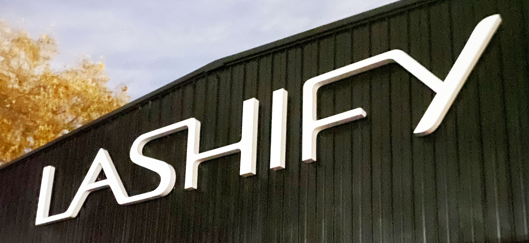 Lashify outdoor 3d sign with brand name channel letters made of acrylic and aluminum