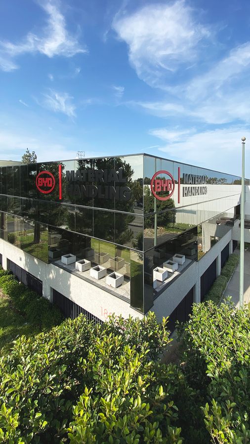 BYD building top 3D sign