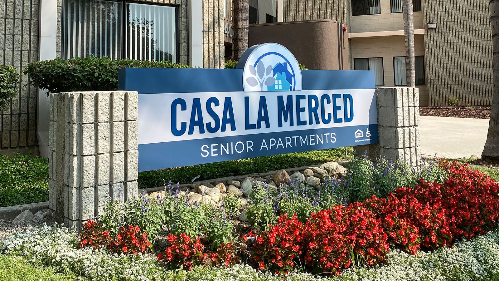 Casa LA Merced architectural sign