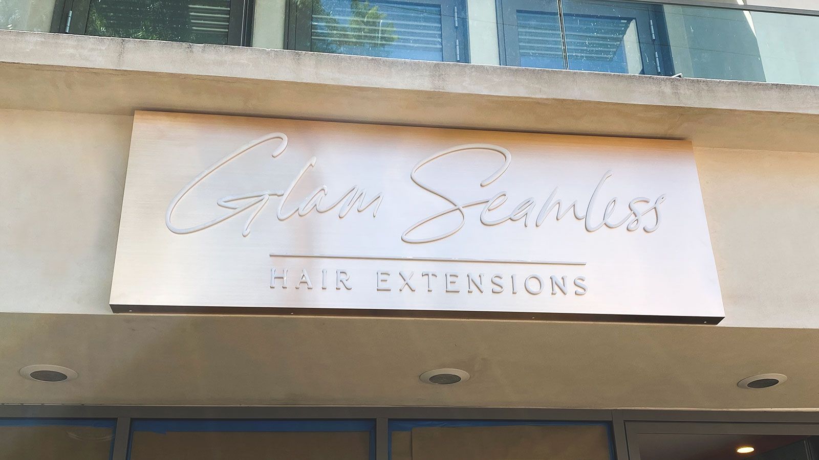 Glam Seamless push through sign