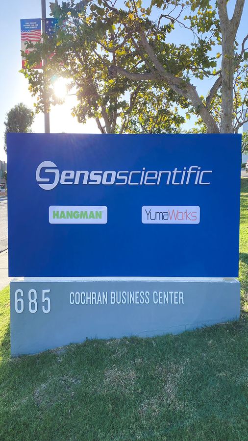 Sensoscientific monument sign