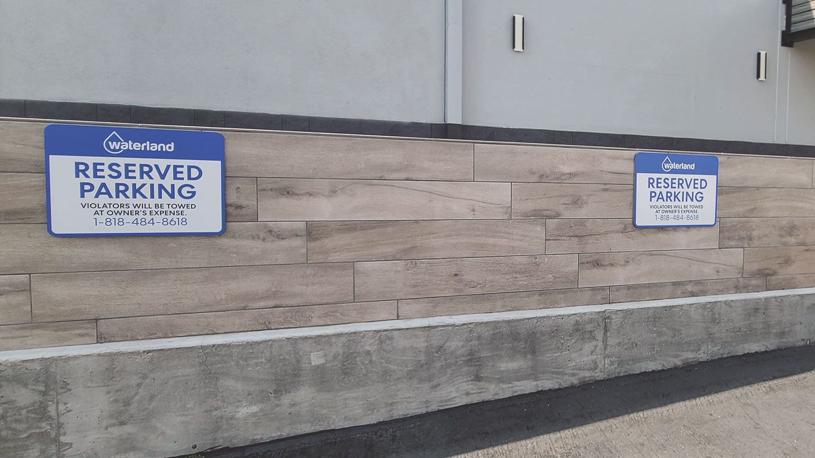 Waterland parking signs